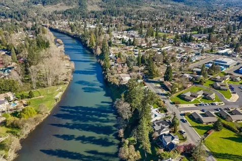 1088 E Park Street Grants Pass OR 97527