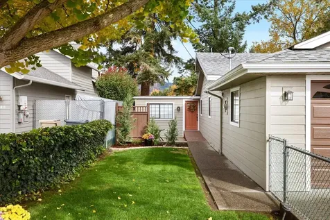 1088 E Park Street Grants Pass OR 97527