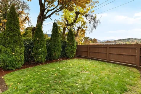 1088 E Park Street Grants Pass OR 97527