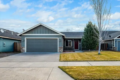 210 NW 27th Court Redmond OR 97756