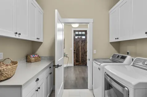 4201 SW 42nd Street Redmond OR 97756