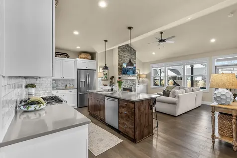 4201 SW 42nd Street Redmond OR 97756