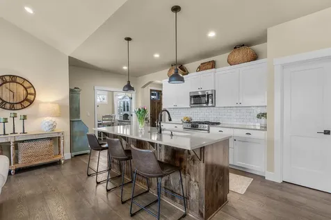 4201 SW 42nd Street Redmond OR 97756