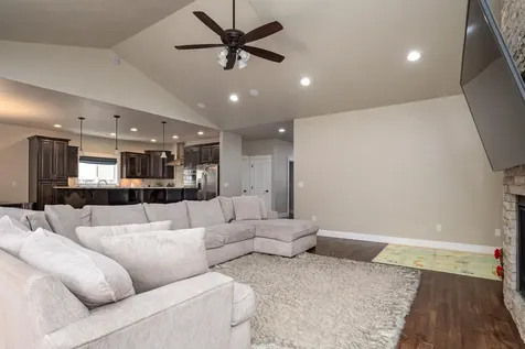 936 Arrowhead Trail Eagle Point OR 97524