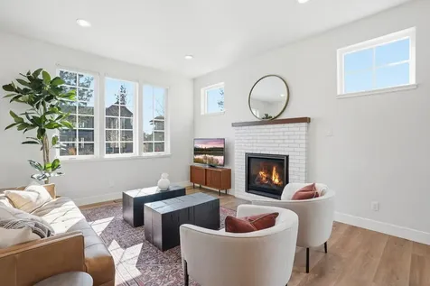 3068 NW Blodgett Way Bend OR 97703