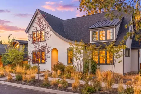 3068 NW Blodgett Way Bend OR 97703