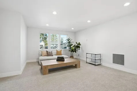 3068 NW Blodgett Way Bend OR 97703