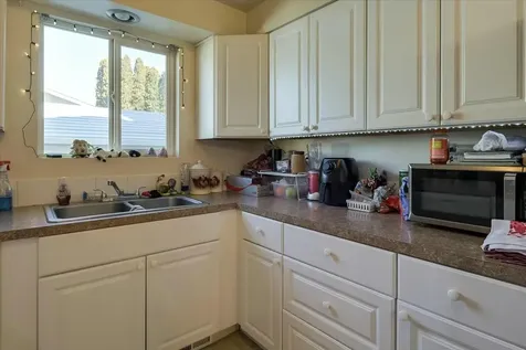 2080 NW 12th Street Redmond OR 97756