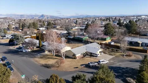 2080 NW 12th Street Redmond OR 97756