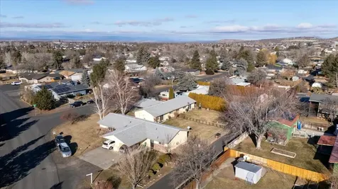 2080 NW 12th Street Redmond OR 97756