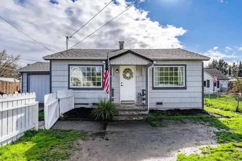 1107 SW Bridge Street Grants Pass OR 97526