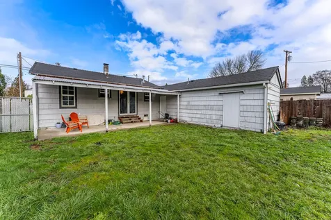 1107 SW Bridge Street Grants Pass OR 97526