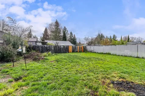 1107 SW Bridge Street Grants Pass OR 97526
