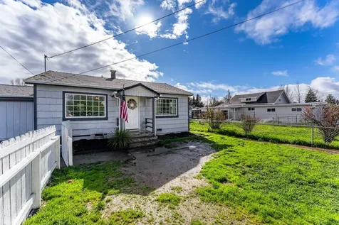 1107 SW Bridge Street Grants Pass OR 97526
