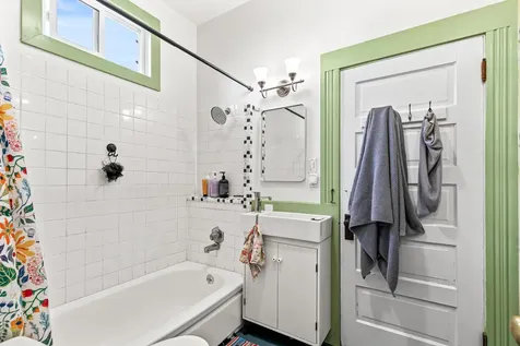 1032 W 10th Street Medford OR 97501
