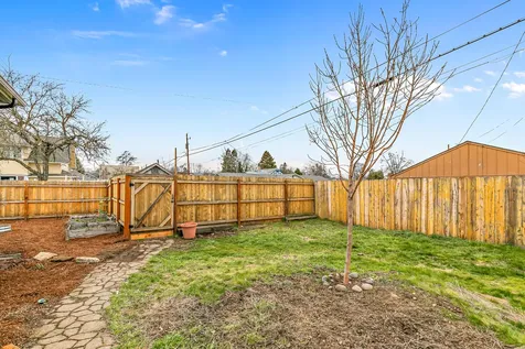 1032 W 10th Street Medford OR 97501