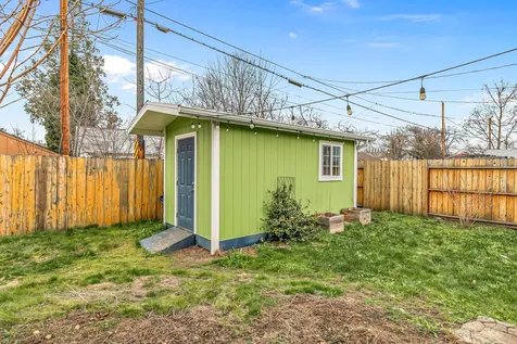 1032 W 10th Street Medford OR 97501