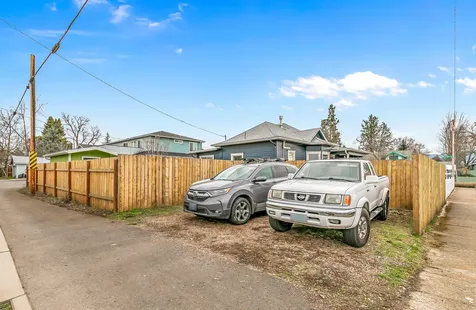 1032 W 10th Street Medford OR 97501