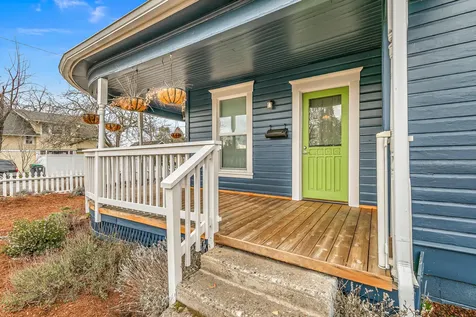 1032 W 10th Street Medford OR 97501