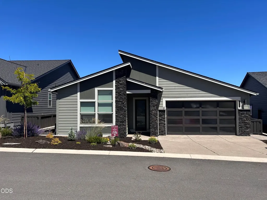 3038 NW Butte View Drive Bend OR 97703