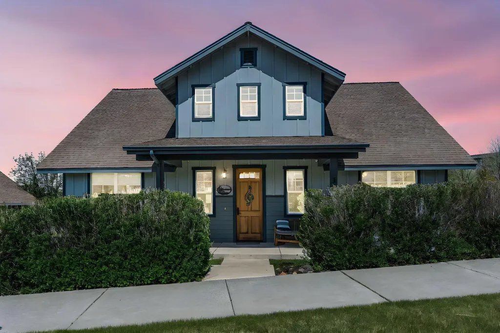 1082 SE Yarrow Avenue Madras OR 97741