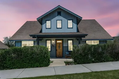1082 SE Yarrow Avenue Madras OR 97741