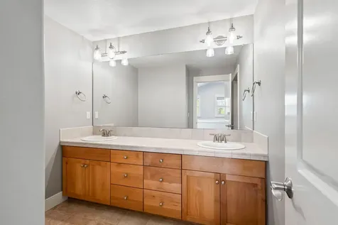 1082 SE Yarrow Avenue Madras OR 97741