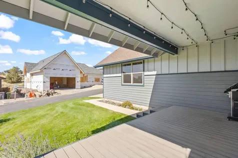 1082 SE Yarrow Avenue Madras OR 97741