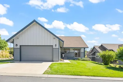 1082 SE Yarrow Avenue Madras OR 97741