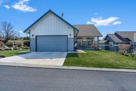 1082 SE Yarrow Avenue Madras OR 97741