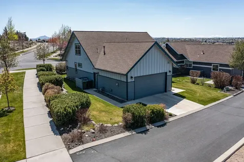 1082 SE Yarrow Avenue Madras OR 97741