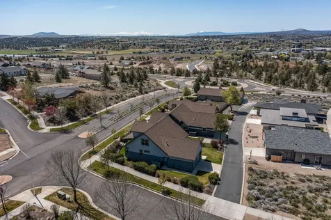 1082 SE Yarrow Avenue Madras OR 97741