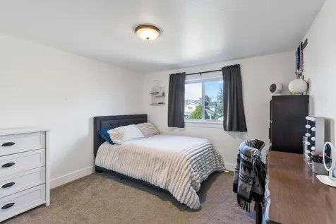 2146 NW 22nd Street Redmond OR 97756