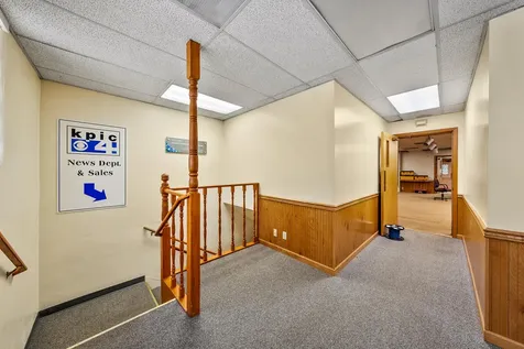 655 W Umpqua Street Roseburg OR 97471