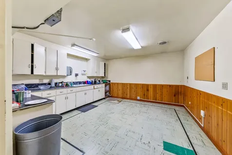 655 W Umpqua Street Roseburg OR 97471