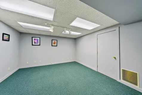 655 W Umpqua Street Roseburg OR 97471