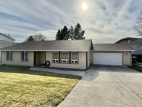 5704 Upland Drive Klamath Falls OR 97603