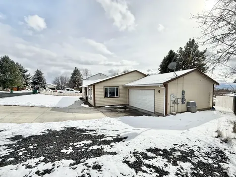 5704 Upland Drive Klamath Falls OR 97603