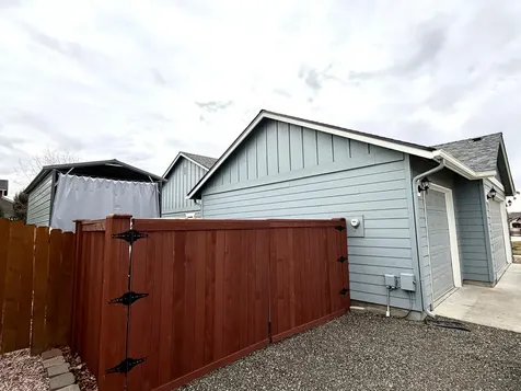 2921 NW 19th Street Redmond OR 97756