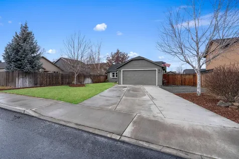 701 NW Green Forest Circle Redmond OR 97756