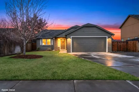 701 NW Green Forest Circle Redmond OR 97756