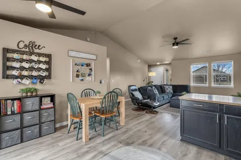 701 NW Green Forest Circle Redmond OR 97756