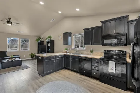 701 NW Green Forest Circle Redmond OR 97756
