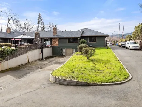 1117 NE Memorial Drive Grants Pass OR 97526
