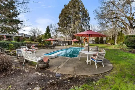 1117 NE Memorial Drive Grants Pass OR 97526