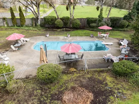 1117 NE Memorial Drive Grants Pass OR 97526