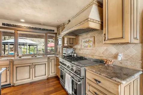 1117 NE Memorial Drive Grants Pass OR 97526