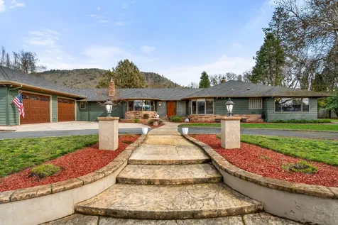 1117 NE Memorial Drive Grants Pass OR 97526