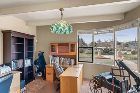 1117 NE Memorial Drive Grants Pass OR 97526