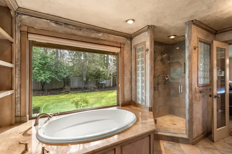1117 NE Memorial Drive Grants Pass OR 97526